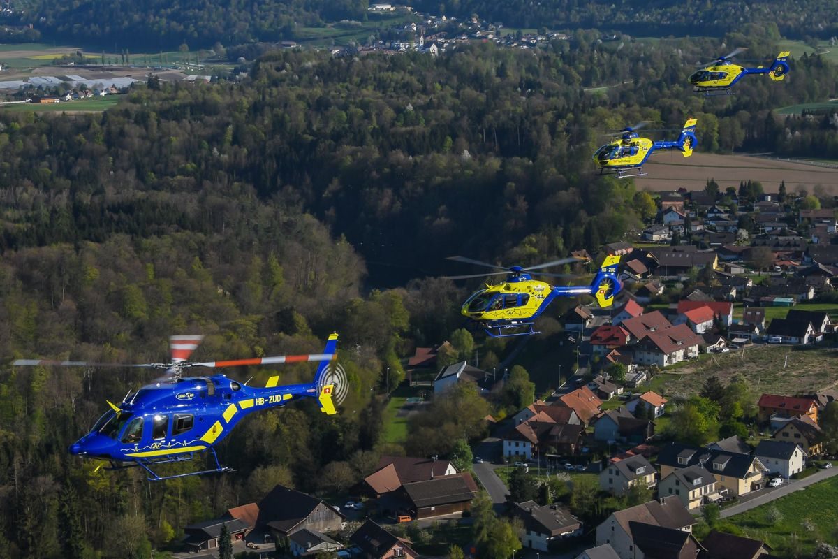 Rettungshelikopter der AAA am Boden